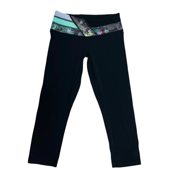 Lululemon Crop Size 4 - Picture 2 of 8